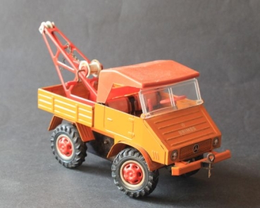 CKO Kellermann Mercedes-Benz Unimog Towing Truck 1965 tinmodel with frictiondirve (9004)